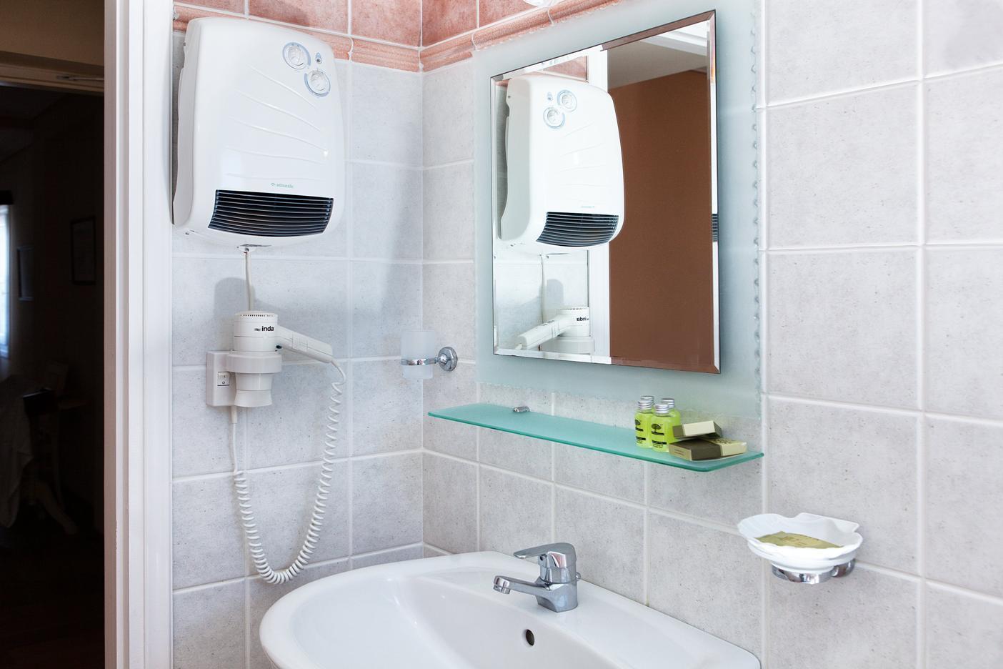 Egli Hotel Ándros Zewnętrze zdjęcie